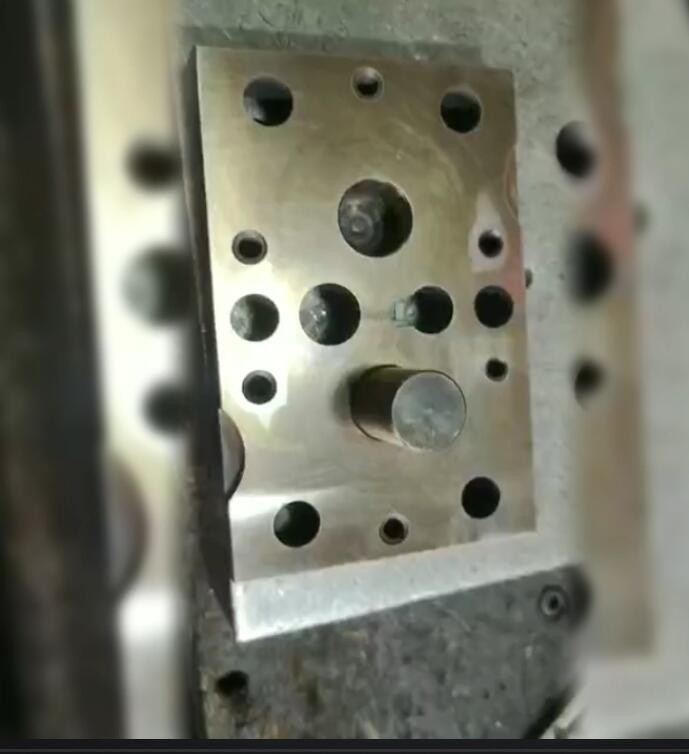 適合灌裝輸送乳酸液體的計量泵